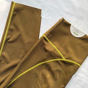 NWT Offline by Aerie 7/8 Leggings Large